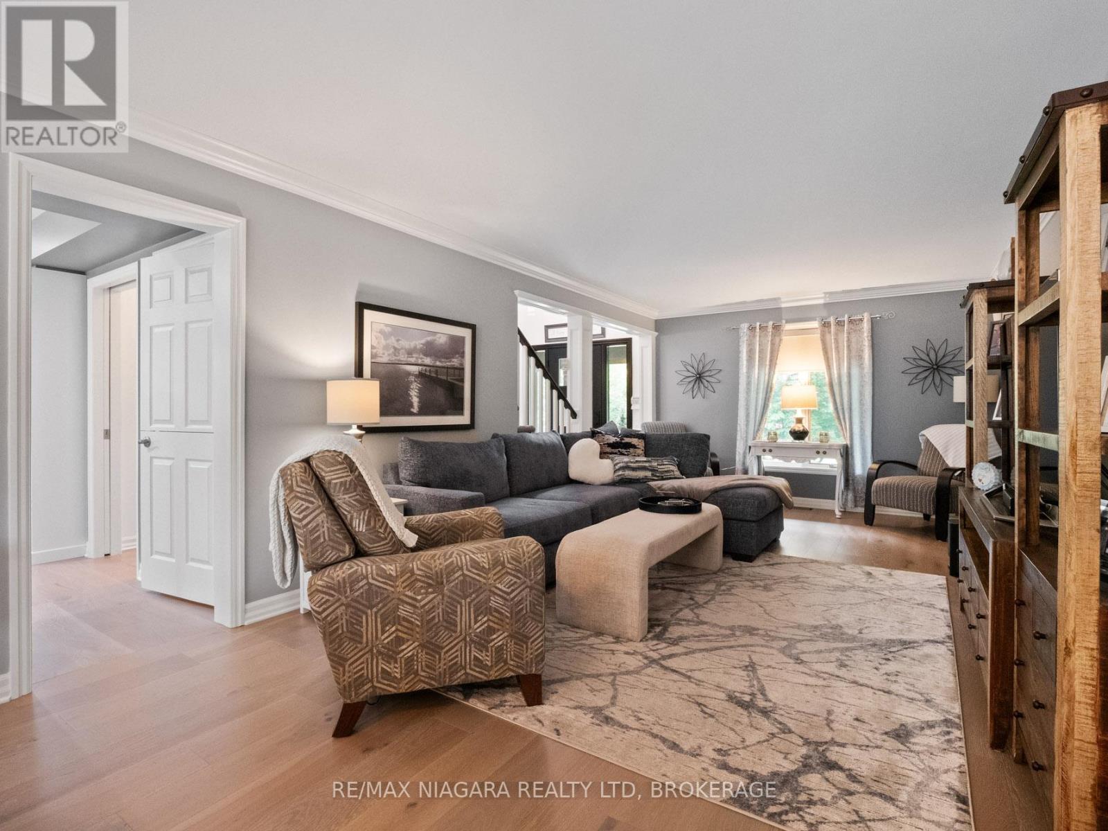 2738 Moyer Street, Pelham, Ontario  L0S 1C0 - Photo 16 - X12290249