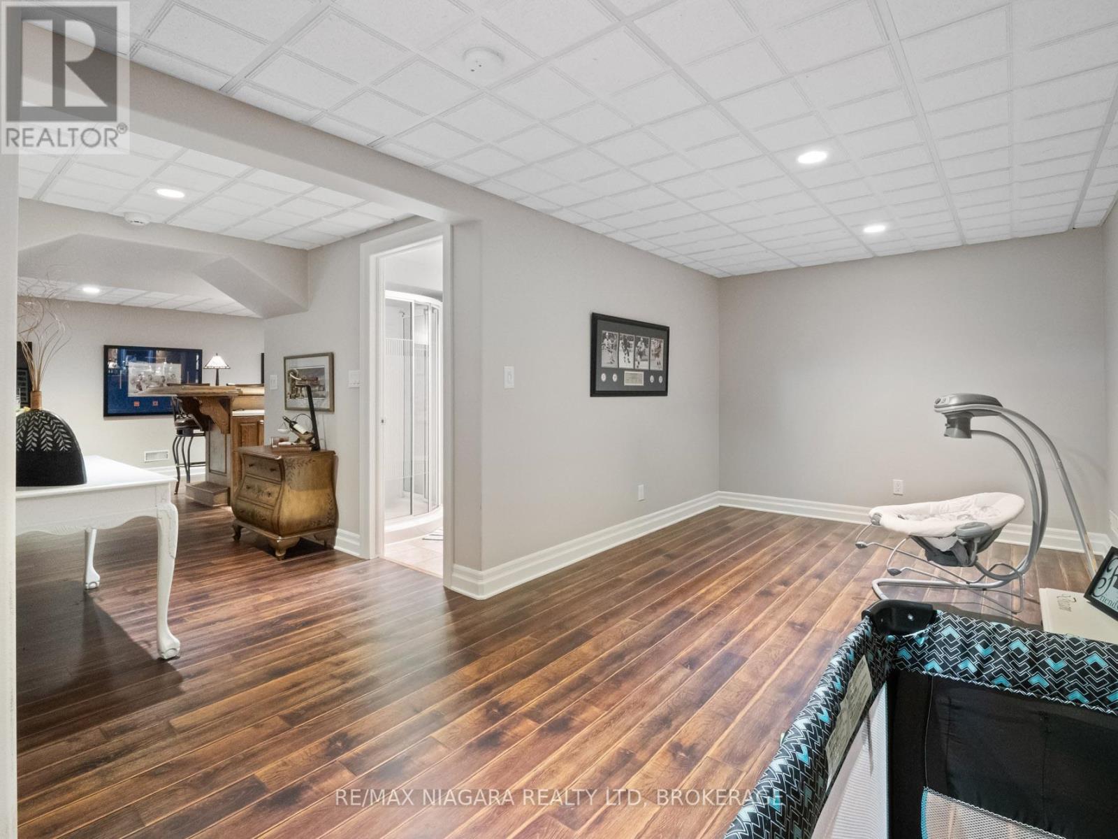 2738 Moyer Street, Pelham, Ontario  L0S 1C0 - Photo 35 - X12290249