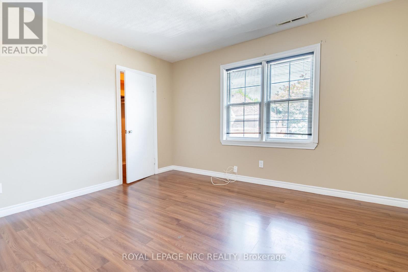 732-734 Steele Street, Port Colborne, Ontario  L3K 4Z2 - Photo 12 - X12292825