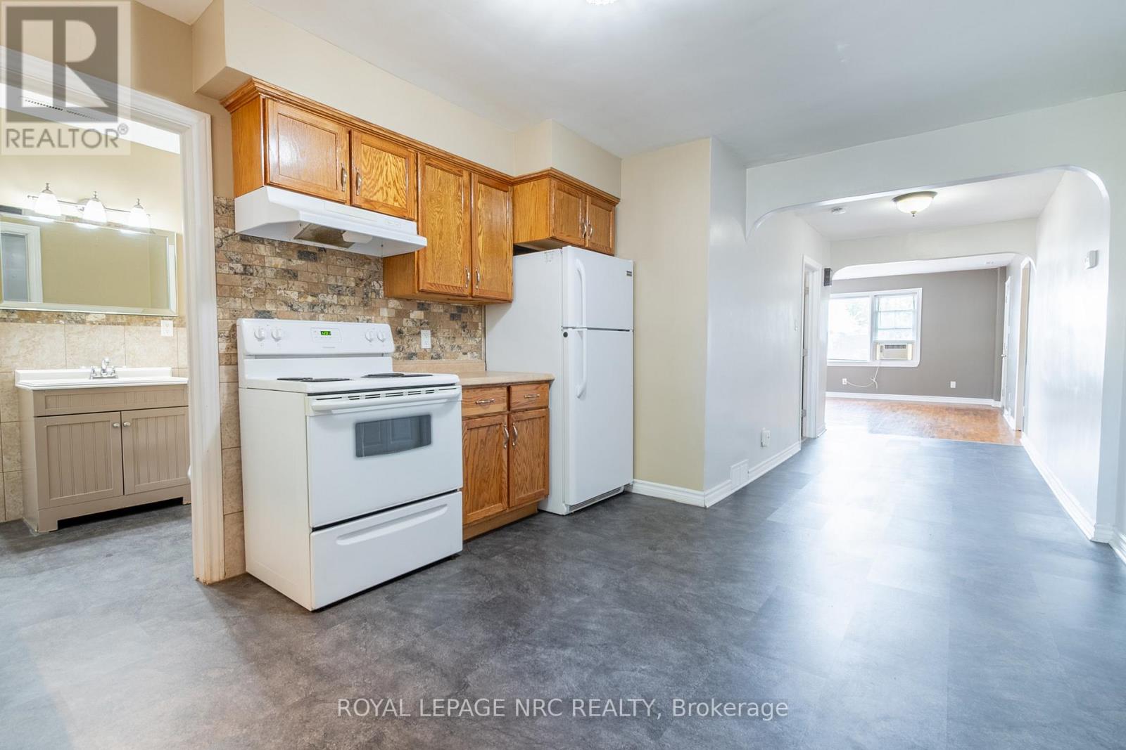 732-734 Steele Street, Port Colborne, Ontario  L3K 4Z2 - Photo 17 - X12292825