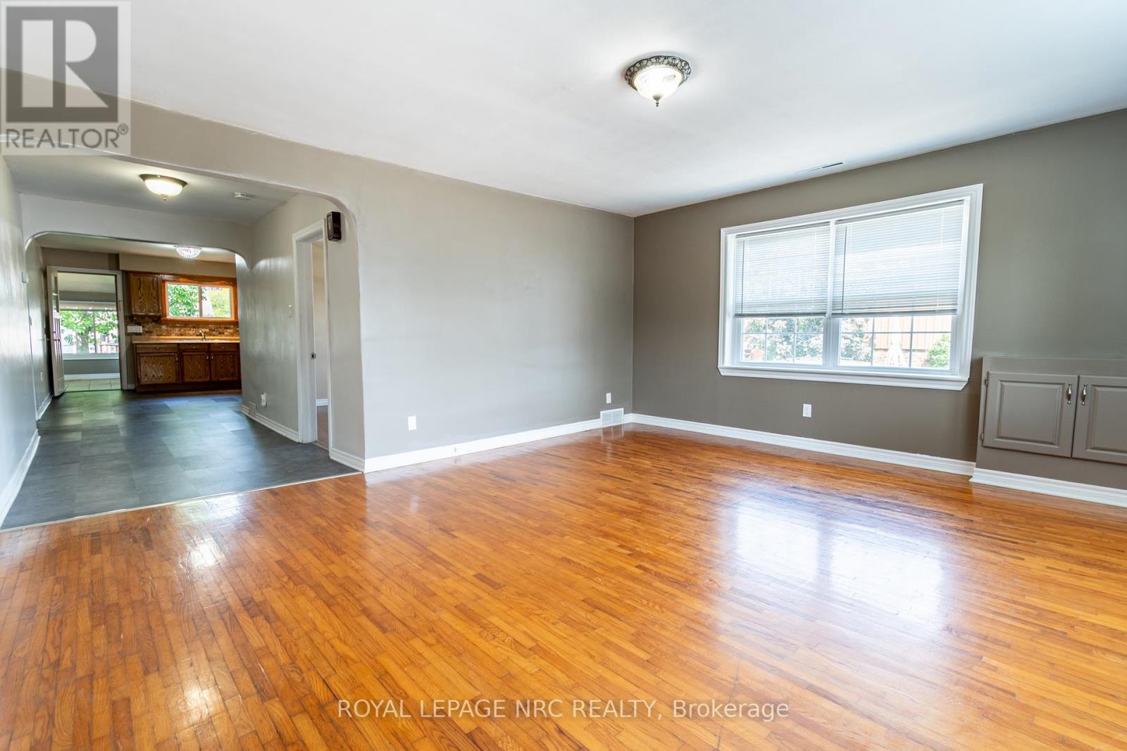 732-734 Steele Street, Port Colborne, Ontario  L3K 4Z2 - Photo 5 - X12292825