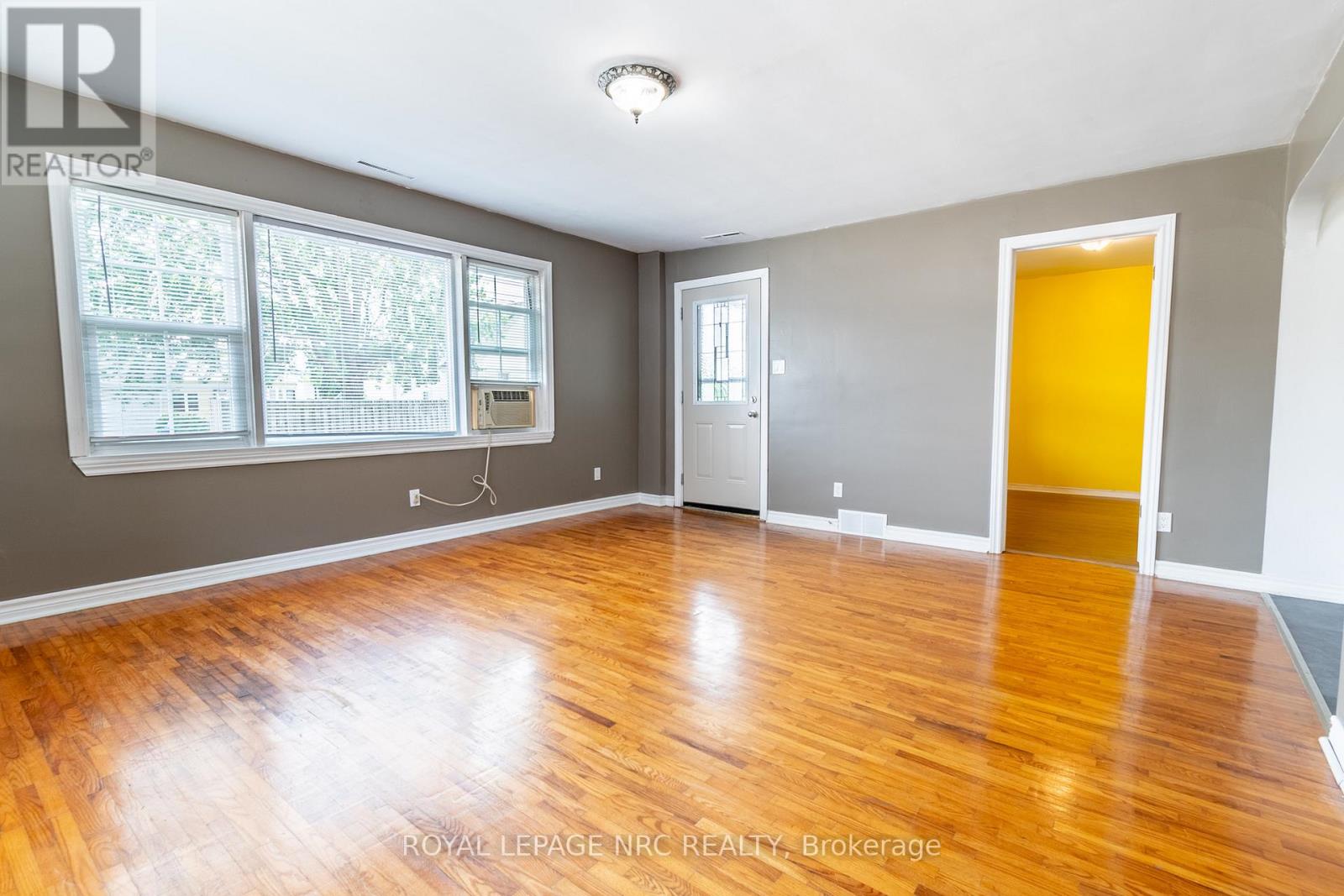 732-734 Steele Street, Port Colborne, Ontario  L3K 4Z2 - Photo 7 - X12292825