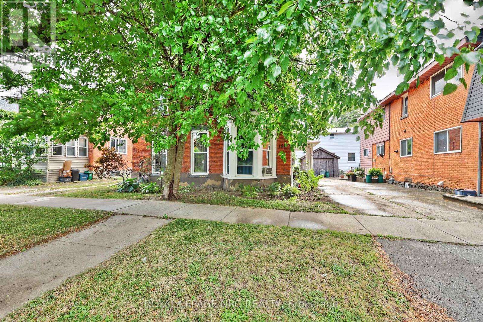 158 Lake Street, St. Catharines, Ontario  L2R 5Y7 - Photo 2 - X12295864