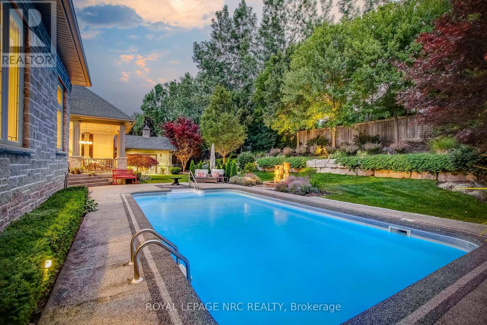 6725 Domenic Crescent, Niagara Falls, Ontario  L2J 4L5 - Photo 3 - X12298461