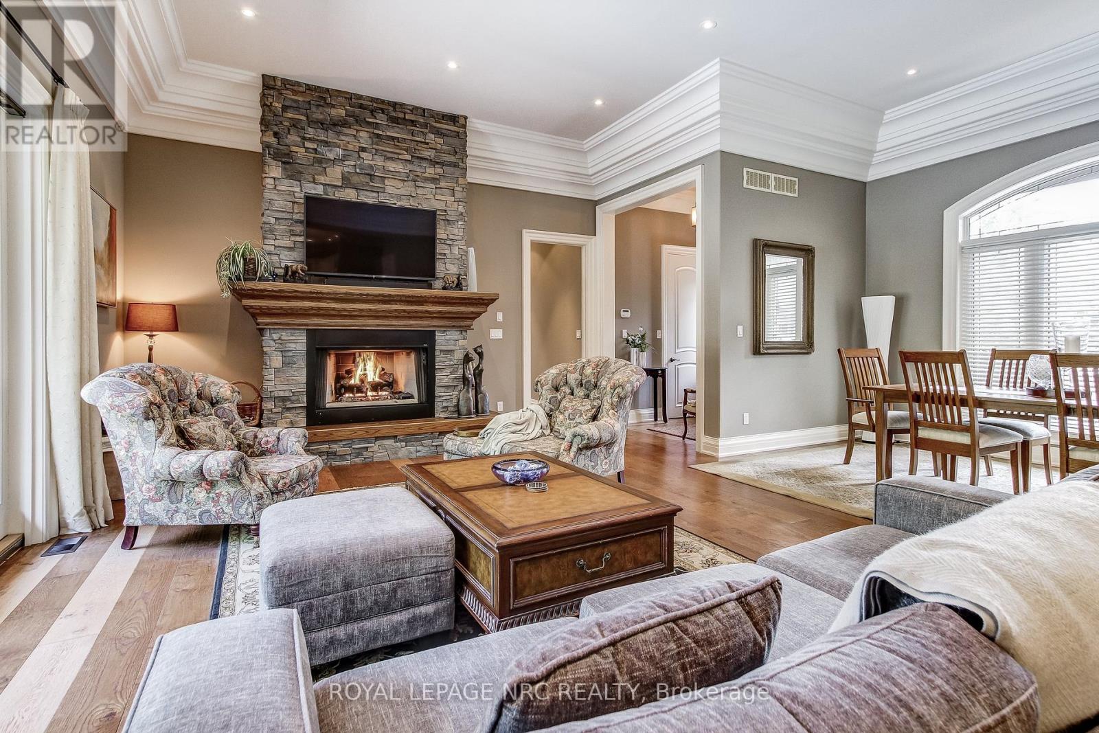 6725 Domenic Crescent, Niagara Falls, Ontario  L2J 4L5 - Photo 9 - X12298461