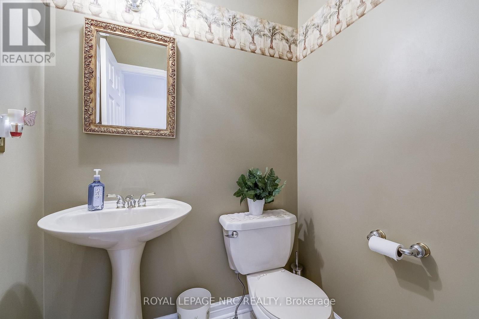 8 Hearth Court, Niagara-On-The-Lake, Ontario  L0S 1J0 - Photo 20 - X12299381