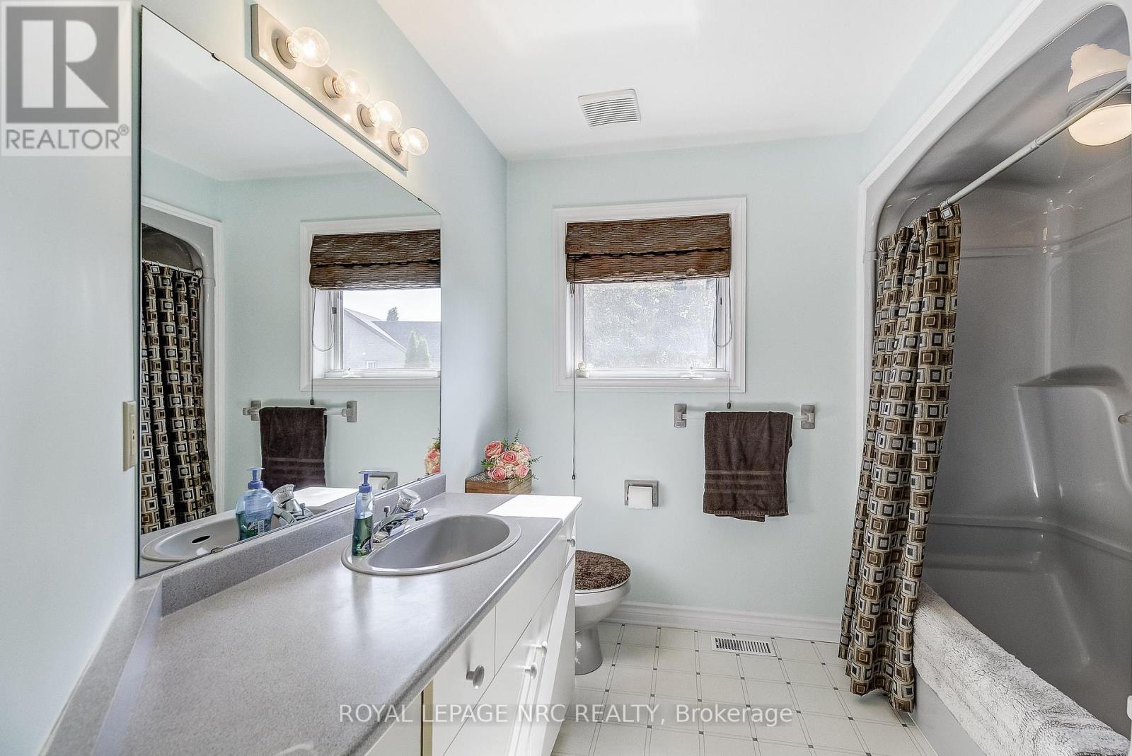 8 Hearth Court, Niagara-On-The-Lake, Ontario  L0S 1J0 - Photo 25 - X12299381