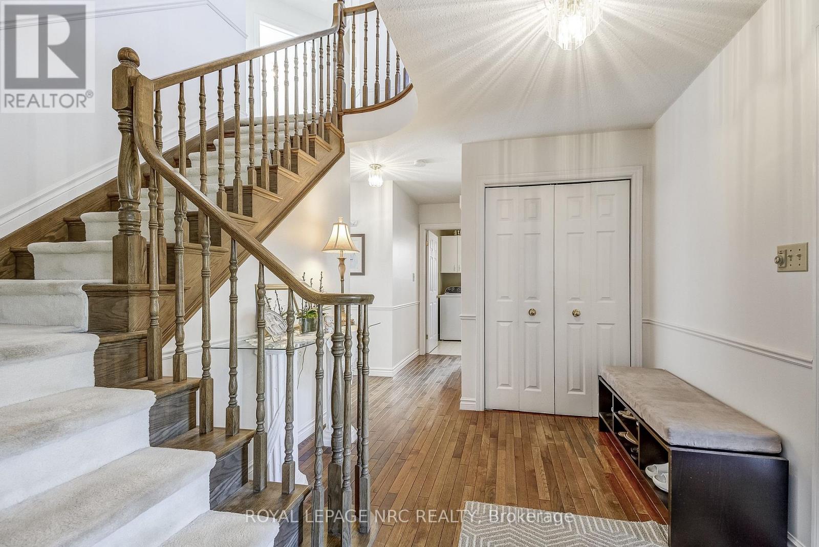 8 Hearth Court, Niagara-On-The-Lake, Ontario  L0S 1J0 - Photo 3 - X12299381