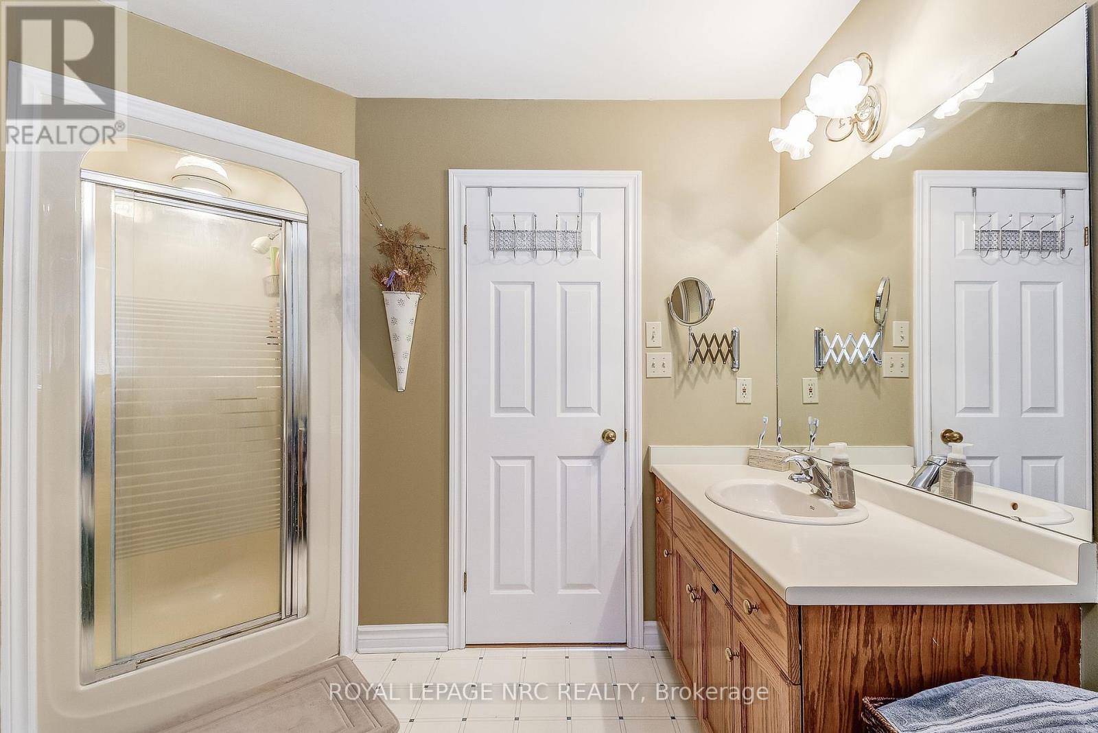 8 Hearth Court, Niagara-On-The-Lake, Ontario  L0S 1J0 - Photo 32 - X12299381