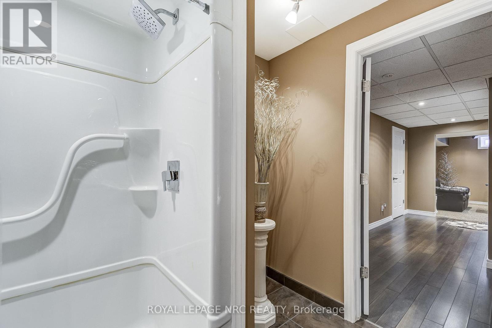 8 Hearth Court, Niagara-On-The-Lake, Ontario  L0S 1J0 - Photo 40 - X12299381