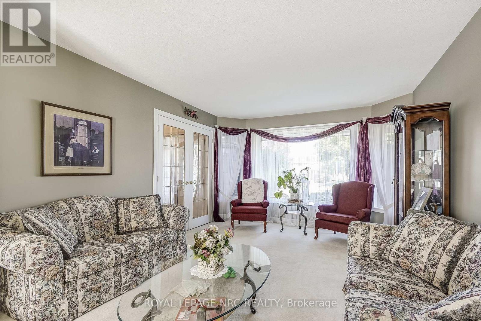 8 Hearth Court, Niagara-On-The-Lake, Ontario  L0S 1J0 - Photo 6 - X12299381