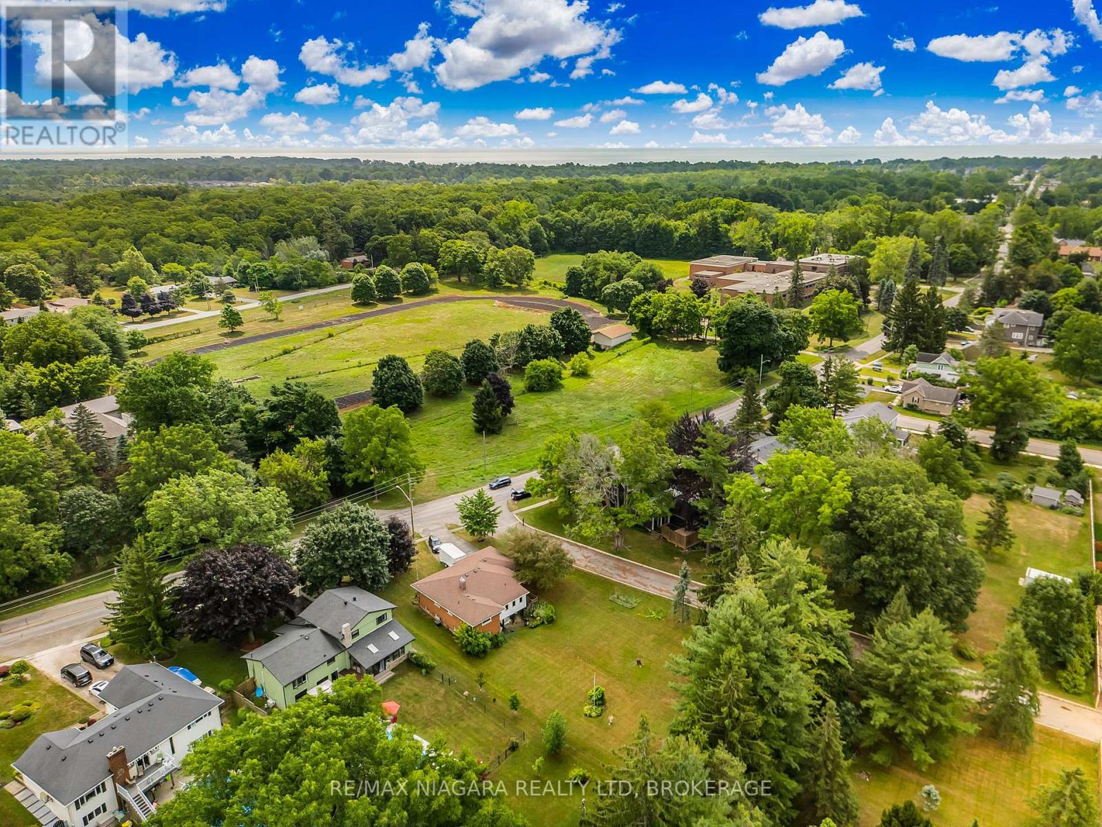 671 Ridge Road N, Fort Erie, Ontario  L0S 1N0 - Photo 42 - X12301610