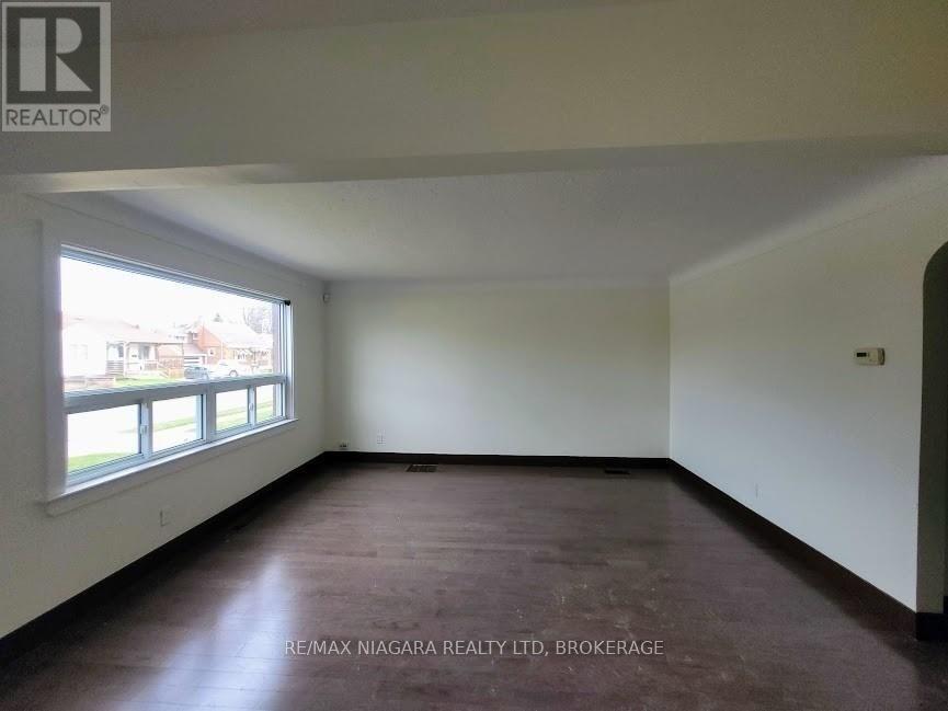 6476 Maranda Street, Niagara Falls, Ontario  L2G 1Z7 - Photo 5 - X12302365