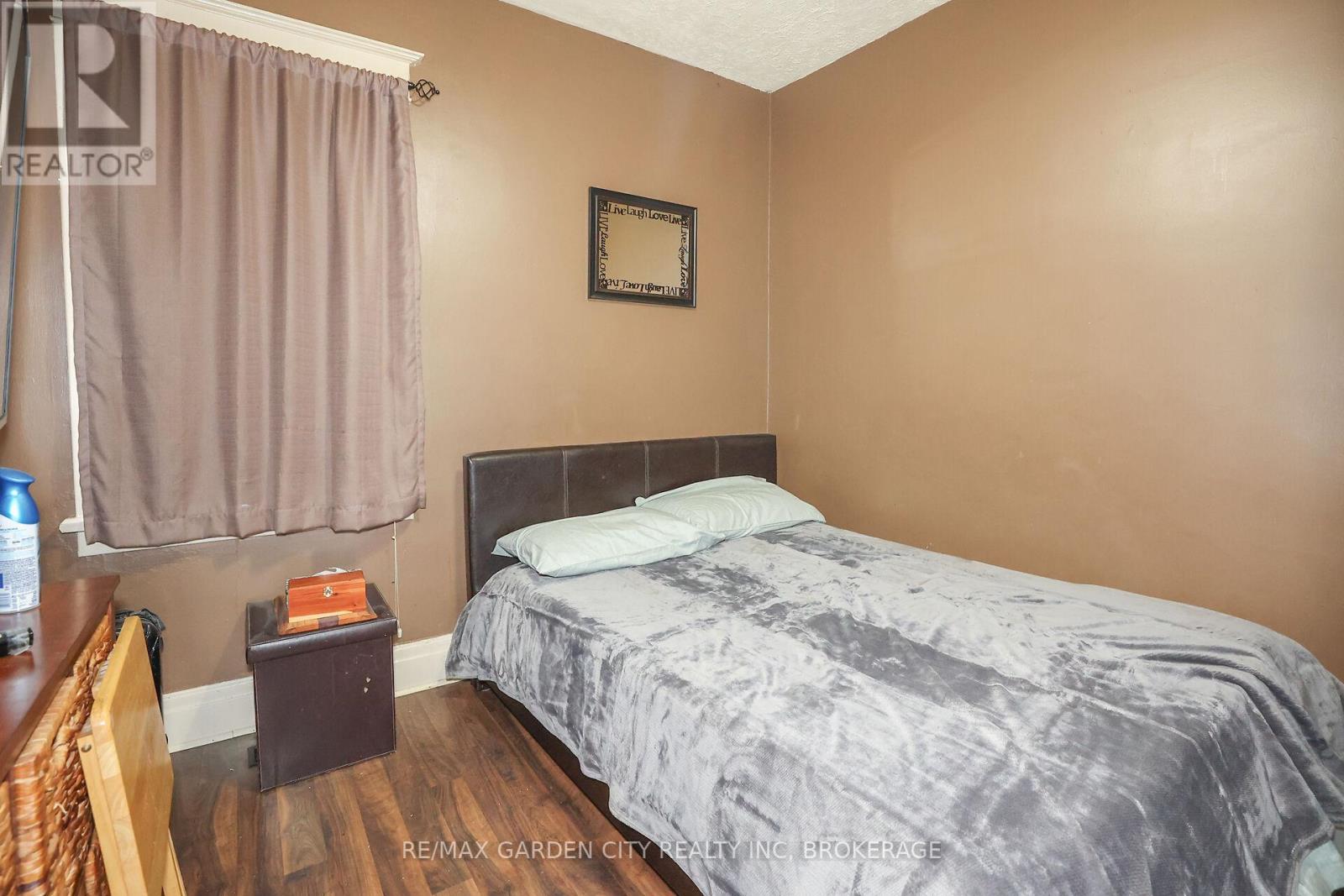 244 Niagara Street, St. Catharines, Ontario  L2M 4V6 - Photo 17 - X12304095