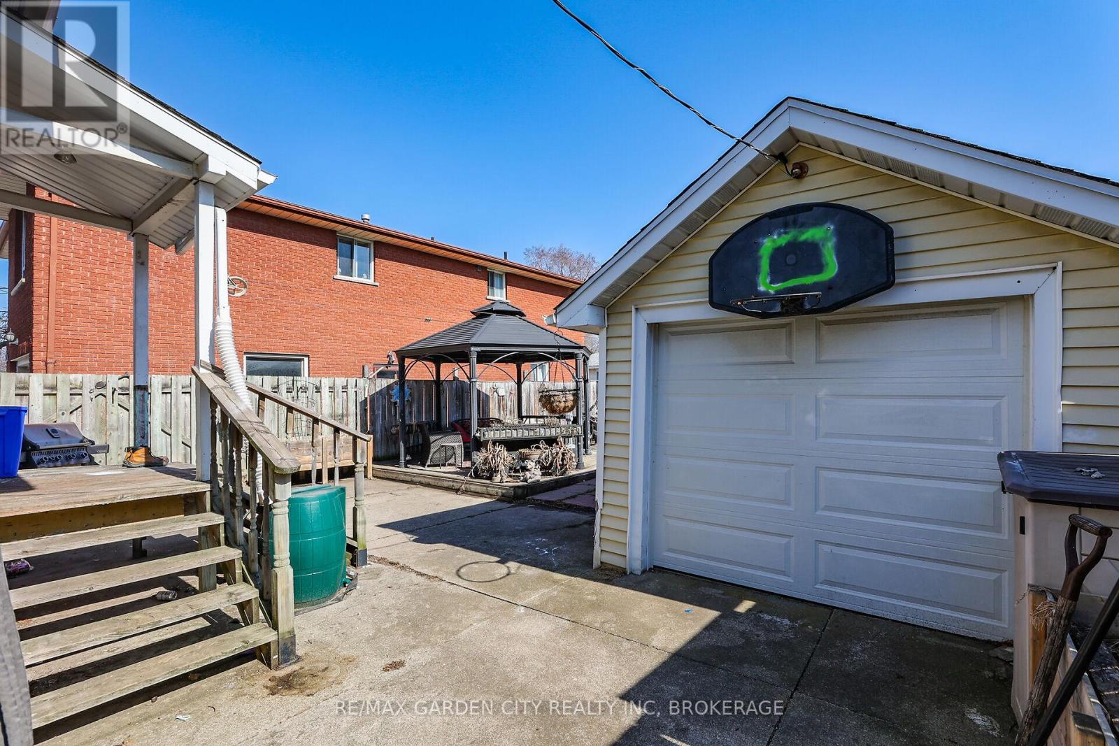 244 Niagara Street, St. Catharines, Ontario  L2M 4V6 - Photo 35 - X12304095