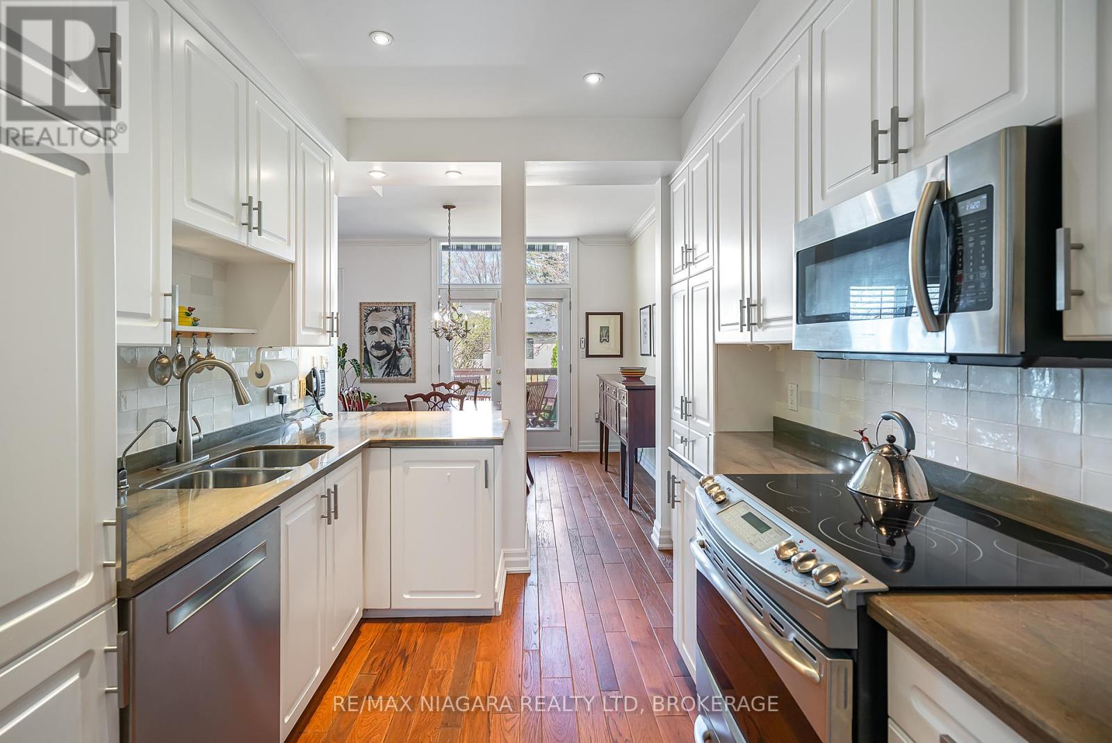 4 - 88 Lakeport Road, St. Catharines, Ontario  L2N 4P8 - Photo 16 - X12305956