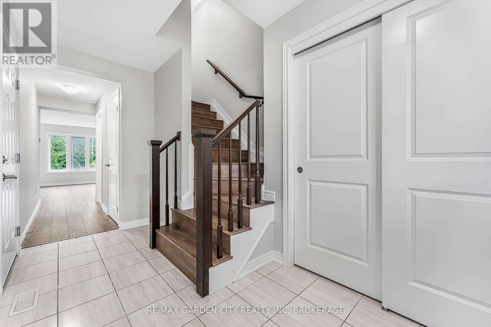 4 - 340 Prospect Point Road N, Fort Erie, Ontario  L0S 1N0 - Photo 4 - X12307410