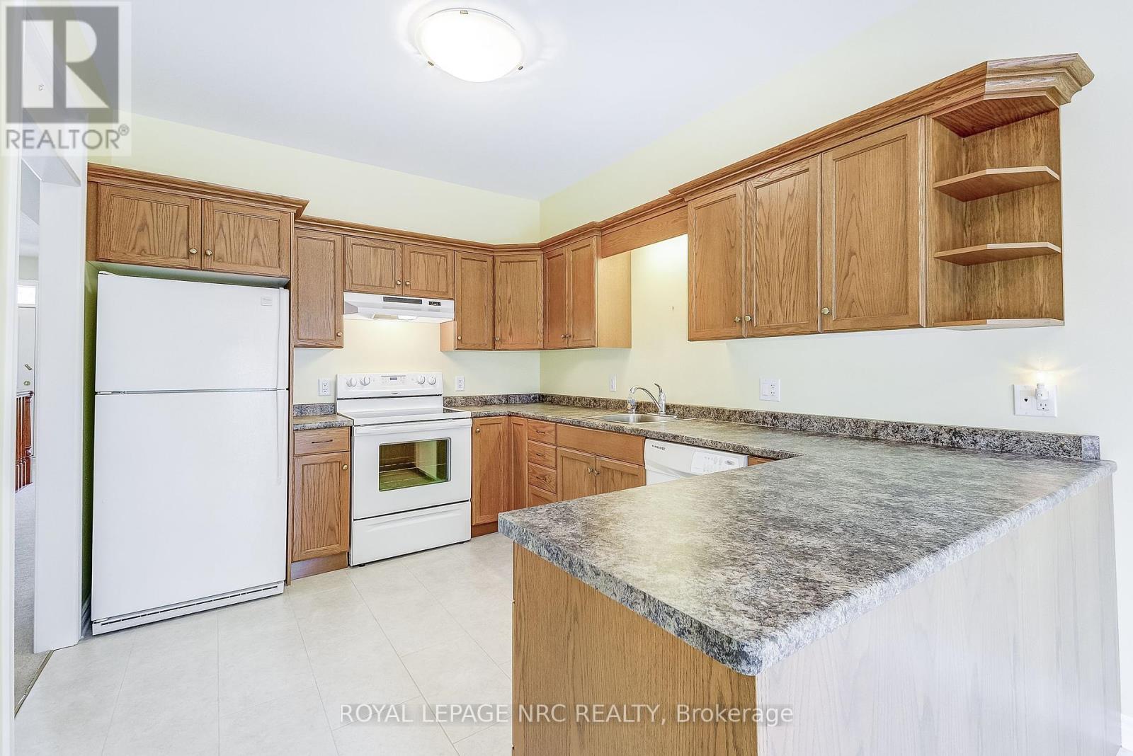 12 - 92 Loretta Drive, Niagara-On-The-Lake, Ontario  L0S 1T0 - Photo 10 - X12307668