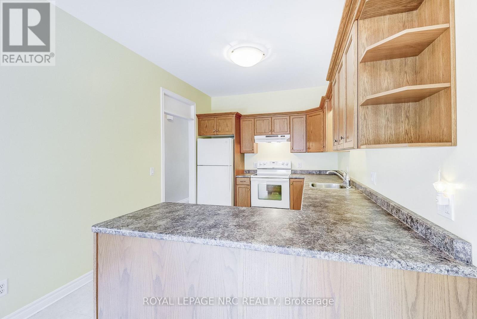 12 - 92 Loretta Drive, Niagara-On-The-Lake, Ontario  L0S 1T0 - Photo 11 - X12307668