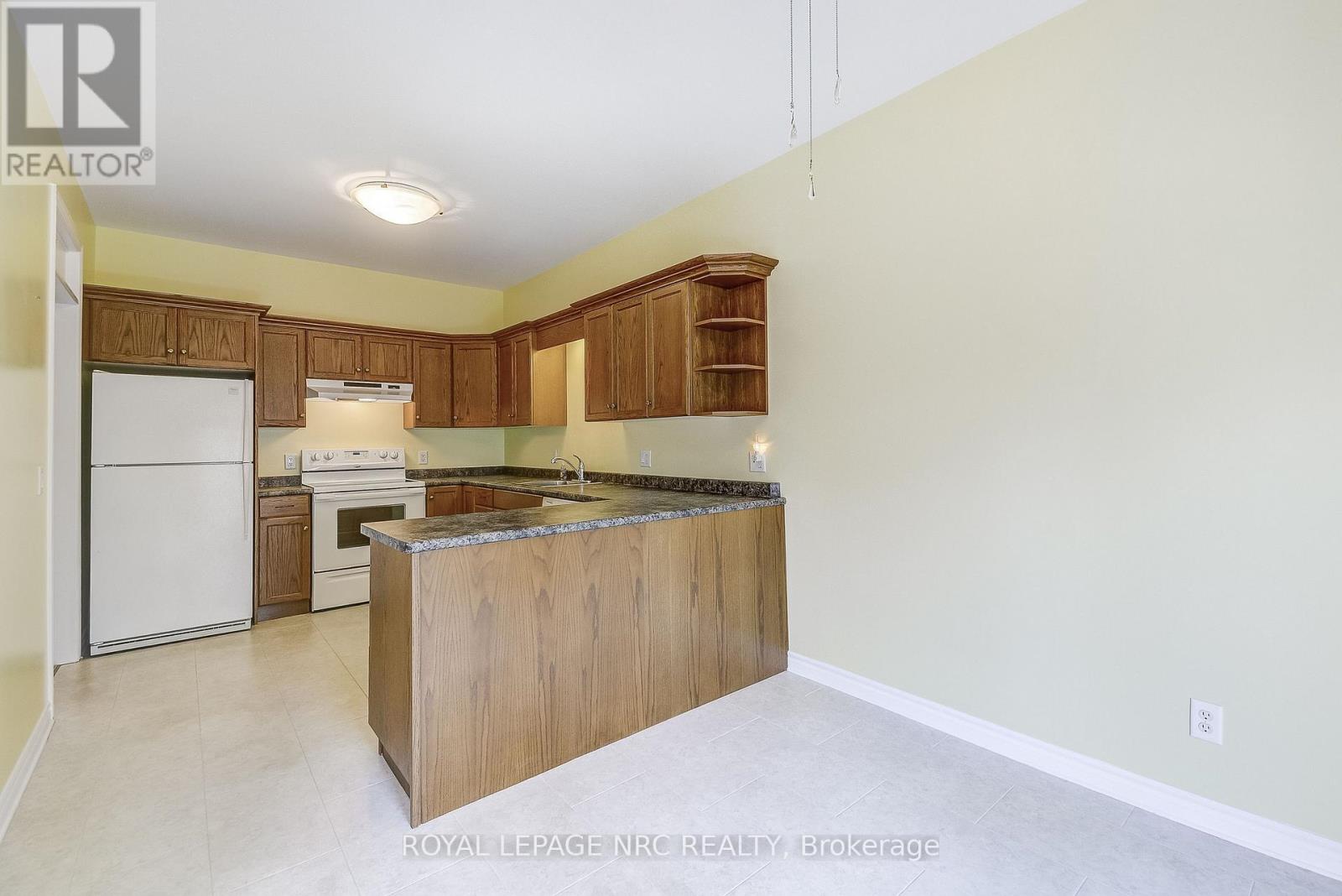 12 - 92 Loretta Drive, Niagara-On-The-Lake, Ontario  L0S 1T0 - Photo 12 - X12307668