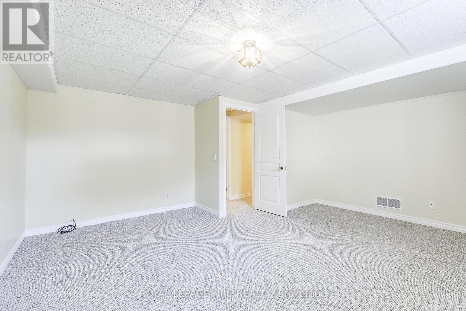 12 - 92 Loretta Drive, Niagara-On-The-Lake, Ontario  L0S 1T0 - Photo 27 - X12307668