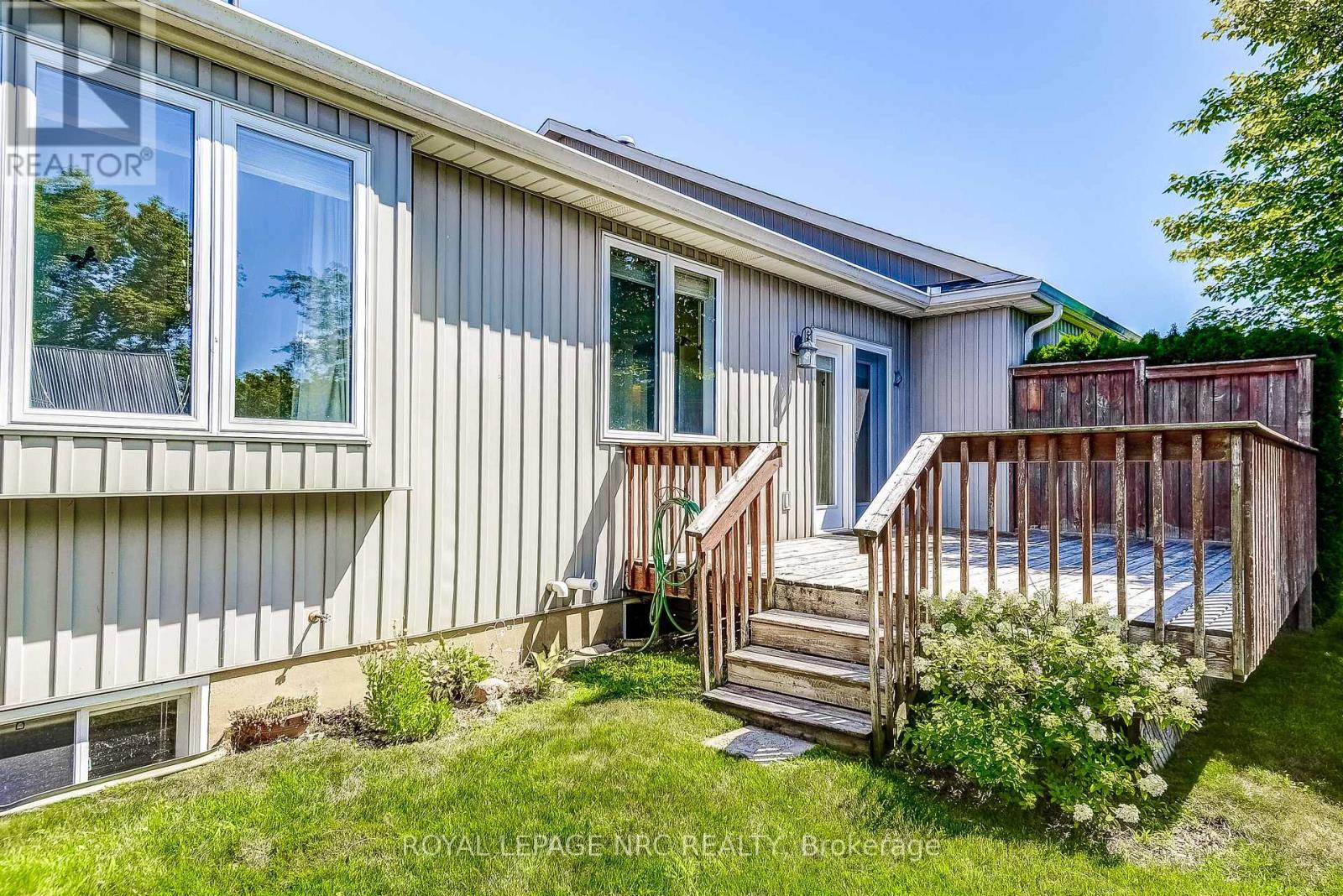 12 - 92 Loretta Drive, Niagara-On-The-Lake, Ontario  L0S 1T0 - Photo 33 - X12307668