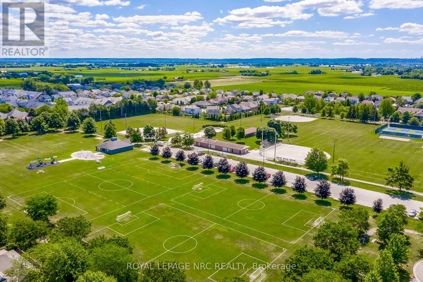 12 - 92 Loretta Drive, Niagara-On-The-Lake, Ontario  L0S 1T0 - Photo 45 - X12307668