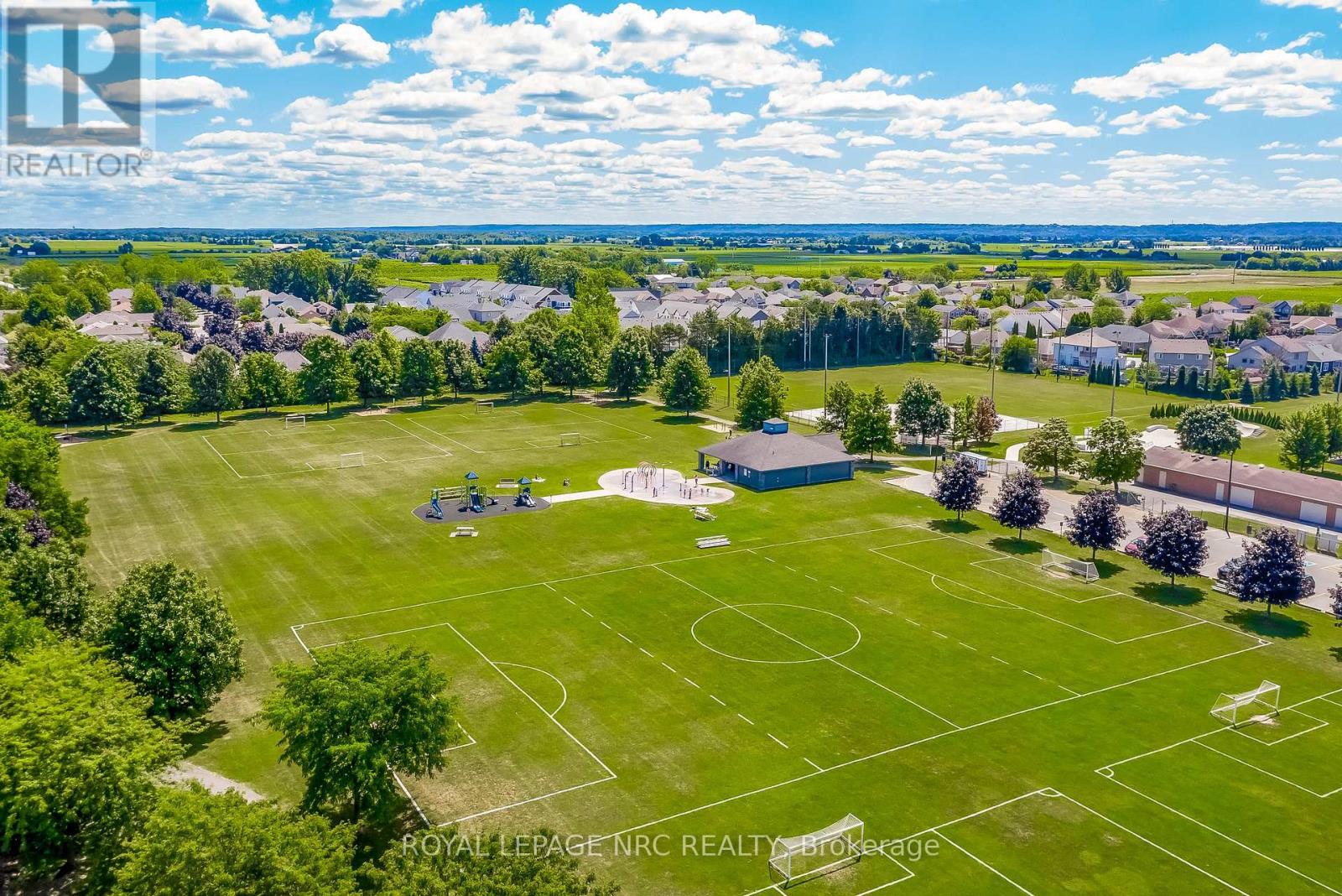 12 - 92 Loretta Drive, Niagara-On-The-Lake, Ontario  L0S 1T0 - Photo 46 - X12307668