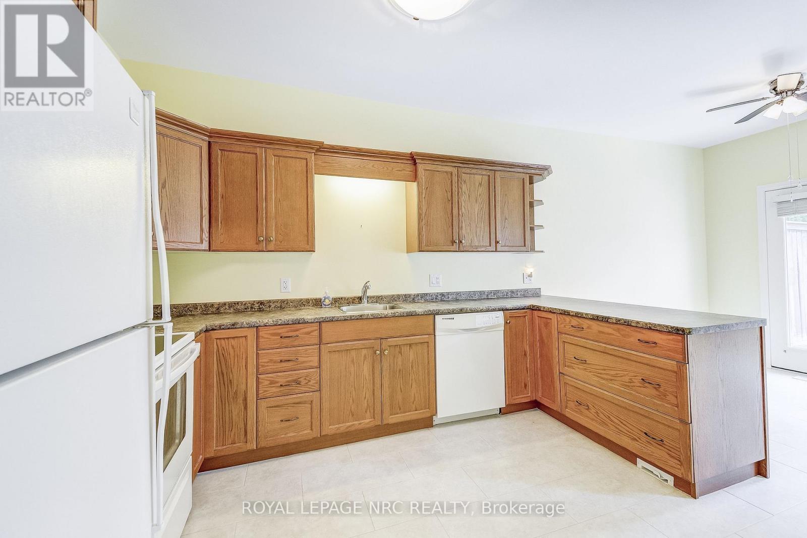 12 - 92 Loretta Drive, Niagara-On-The-Lake, Ontario  L0S 1T0 - Photo 9 - X12307668