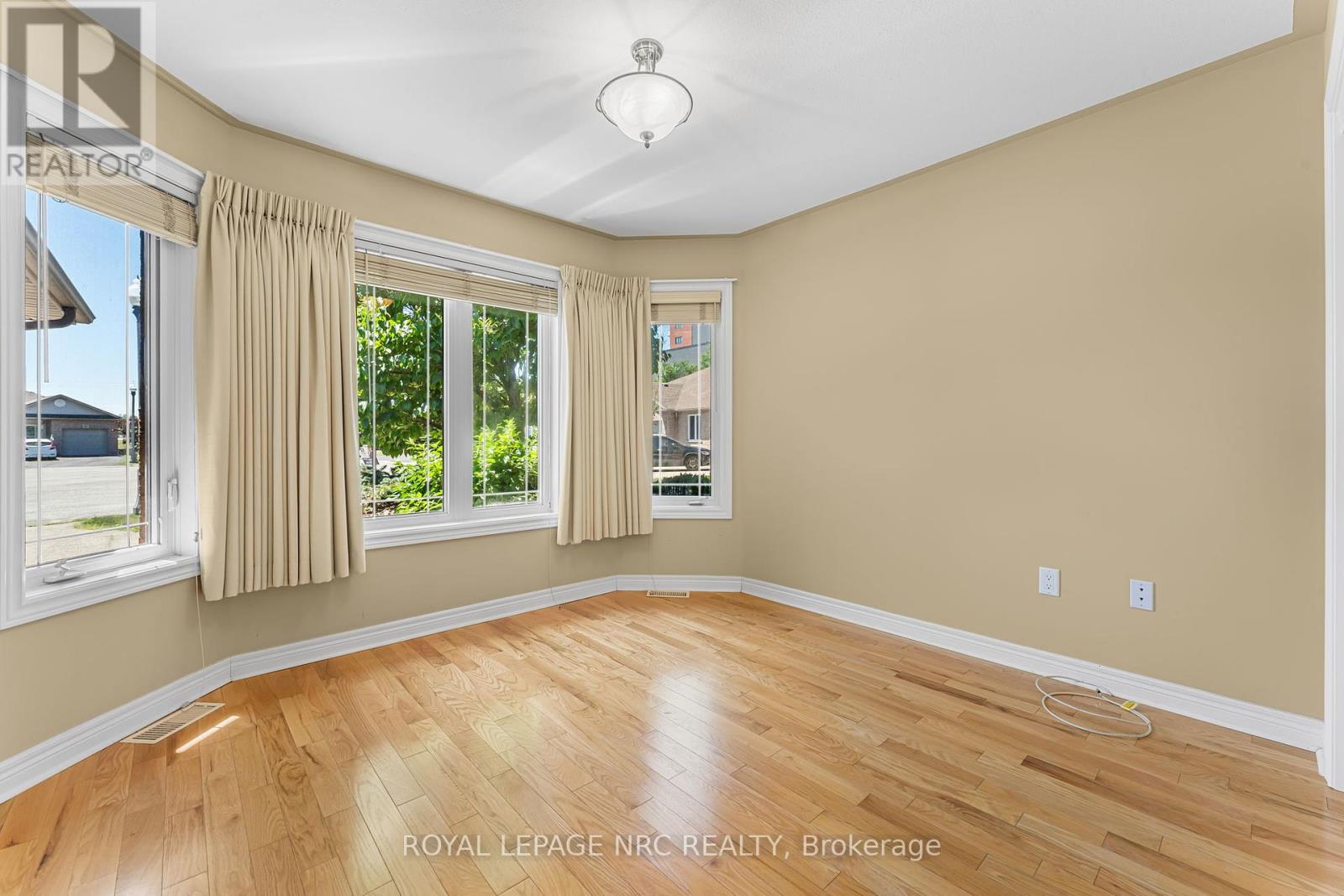 48 Bridgewater Court, Welland, Ontario  L3C 7M6 - Photo 13 - X12307873