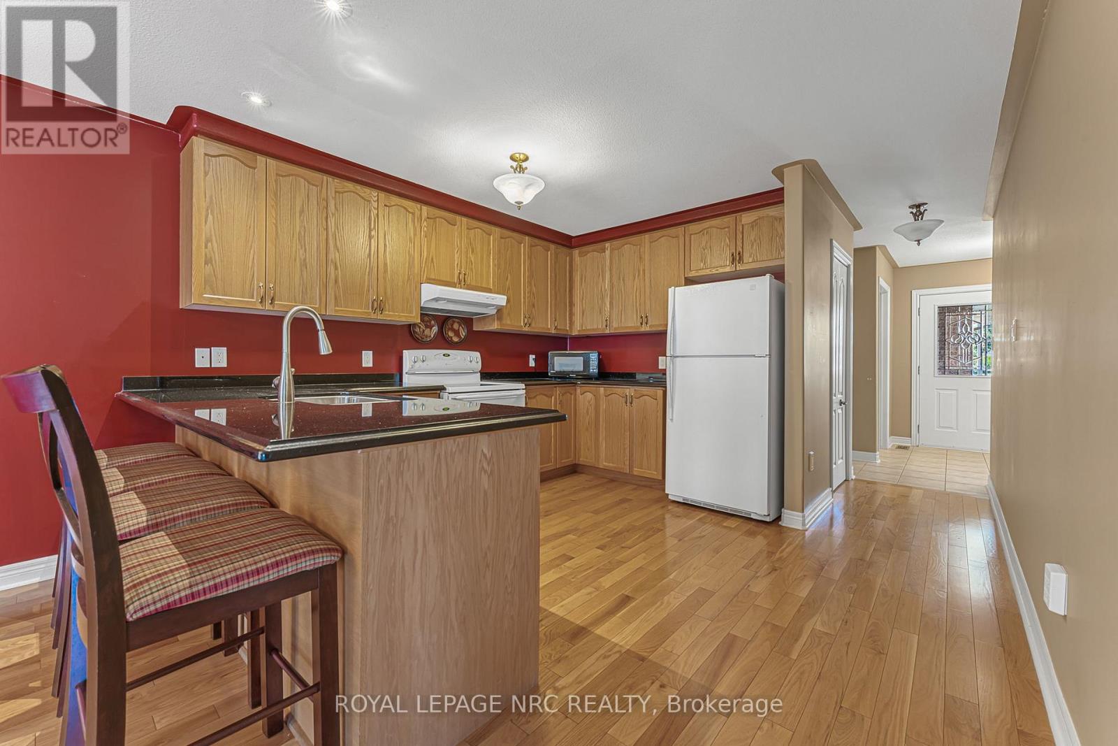 48 Bridgewater Court, Welland, Ontario  L3C 7M6 - Photo 16 - X12307873