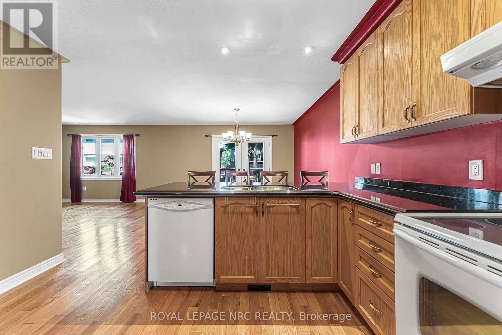 48 Bridgewater Court, Welland, Ontario  L3C 7M6 - Photo 17 - X12307873