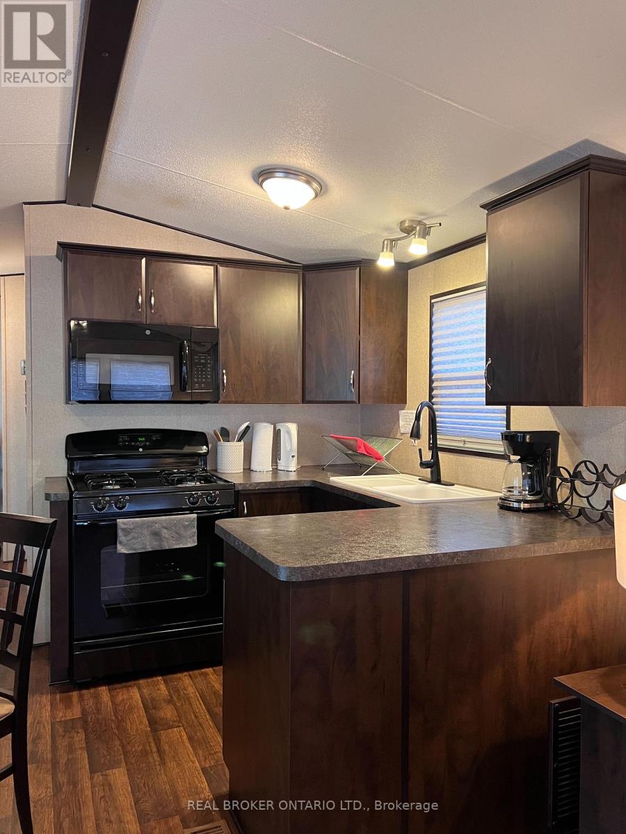 520 - 1501 Line 8 Road, Niagara-On-The-Lake, Ontario  L0S 1L0 - Photo 3 - X12310487