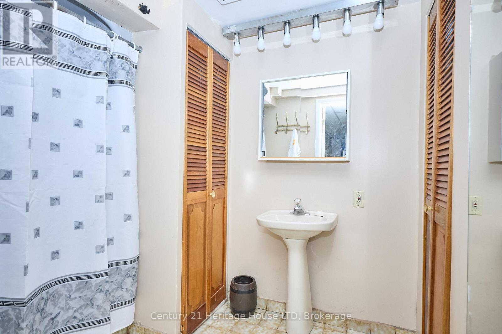 2229 Houck Crescent, Fort Erie, Ontario  L2A 5M4 - Photo 23 - X12313144