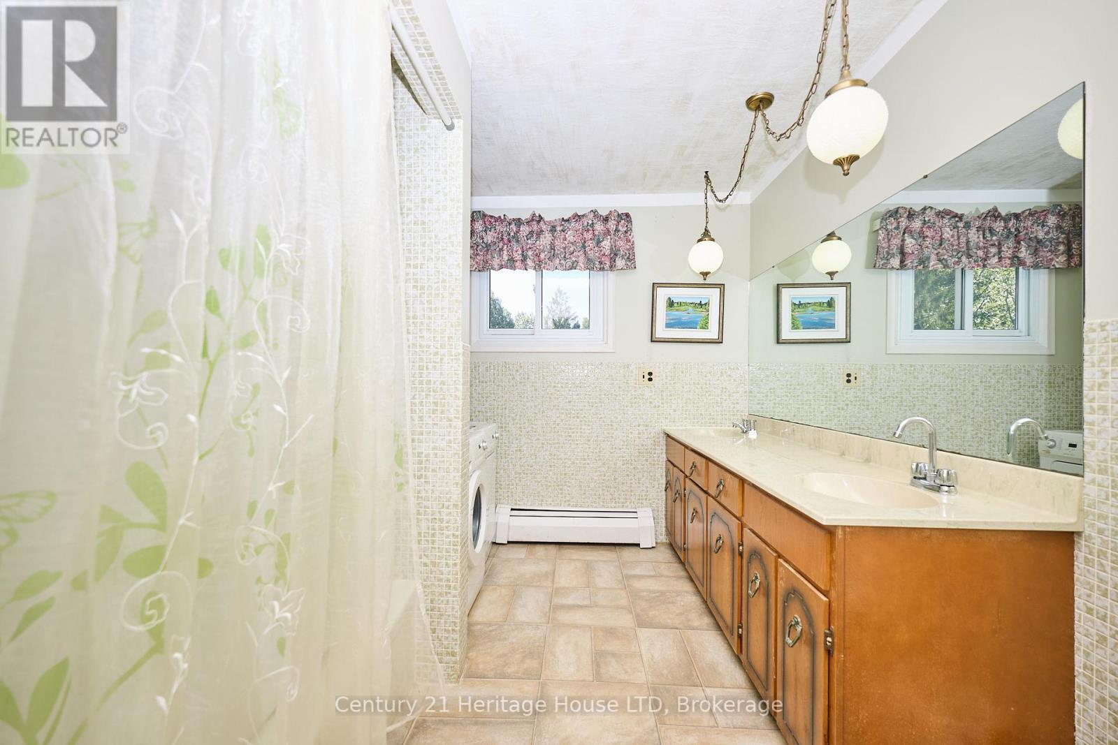 2229 Houck Crescent, Fort Erie, Ontario  L2A 5M4 - Photo 27 - X12313144