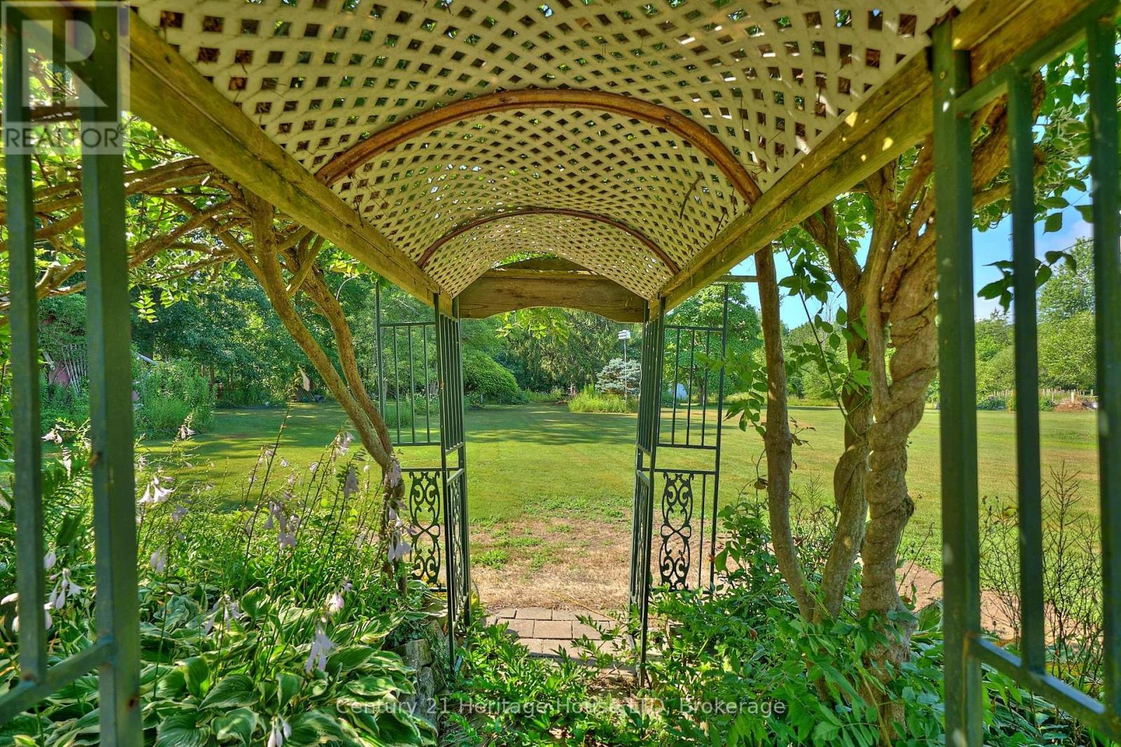 2229 Houck Crescent, Fort Erie, Ontario  L2A 5M4 - Photo 37 - X12313144