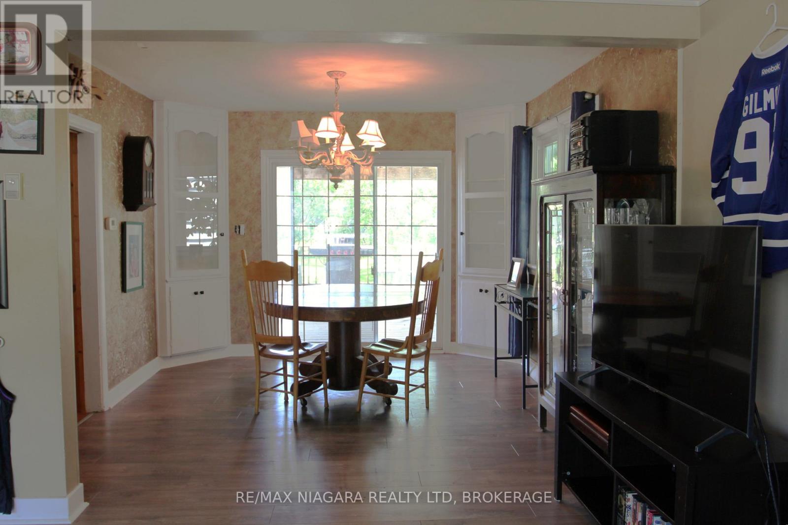 21 Highland Avenue, Fort Erie, Ontario  L2A 2X6 - Photo 10 - X12313299