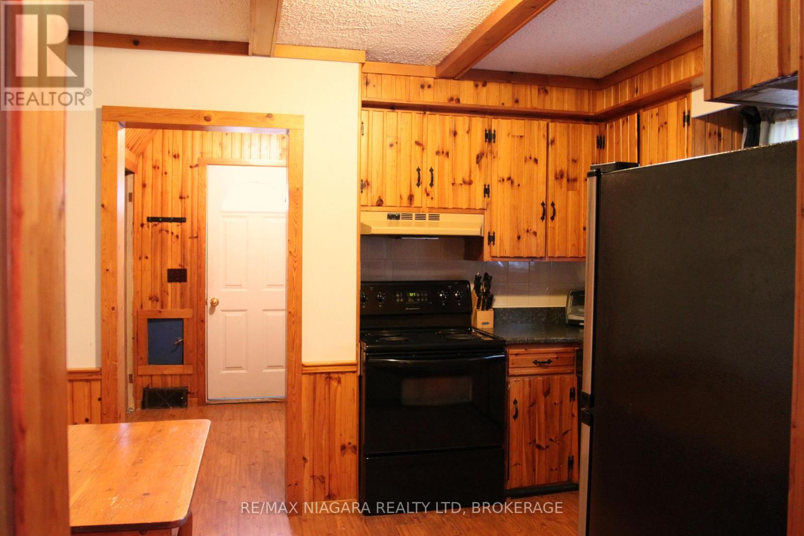 21 Highland Avenue, Fort Erie, Ontario  L2A 2X6 - Photo 13 - X12313299