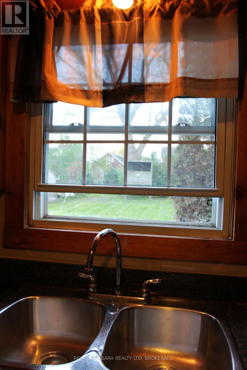 21 Highland Avenue, Fort Erie, Ontario  L2A 2X6 - Photo 17 - X12313299