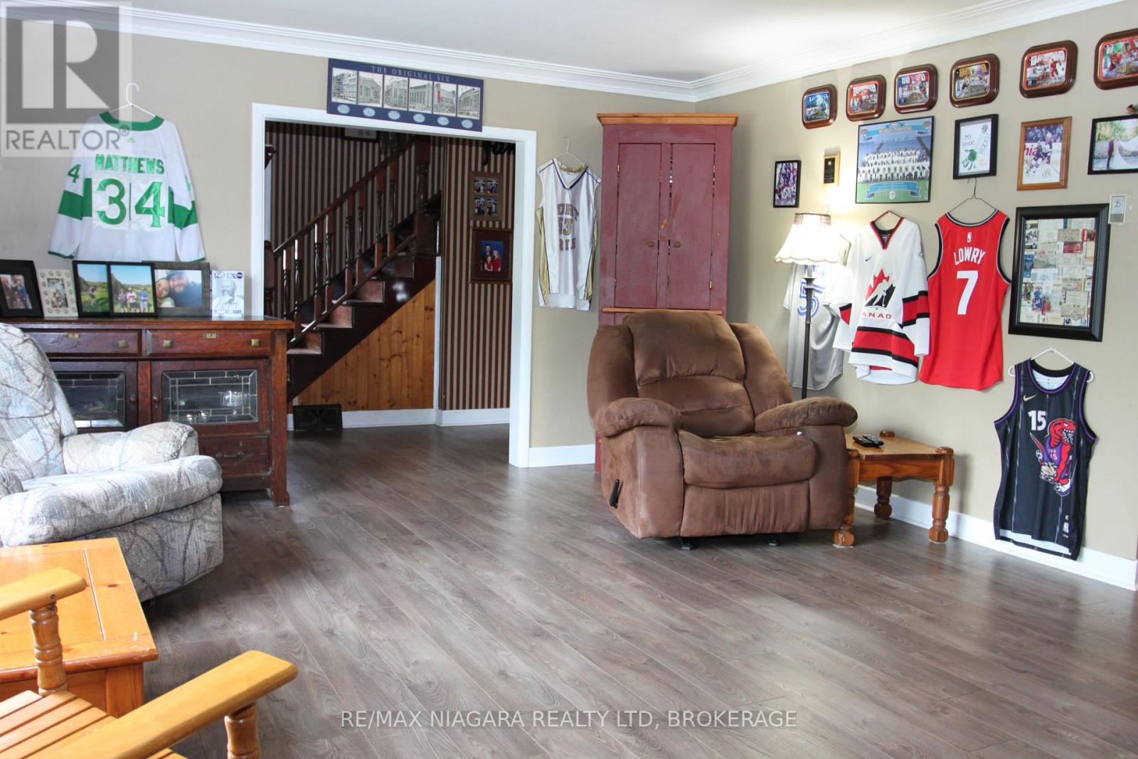 21 Highland Avenue, Fort Erie, Ontario  L2A 2X6 - Photo 5 - X12313299