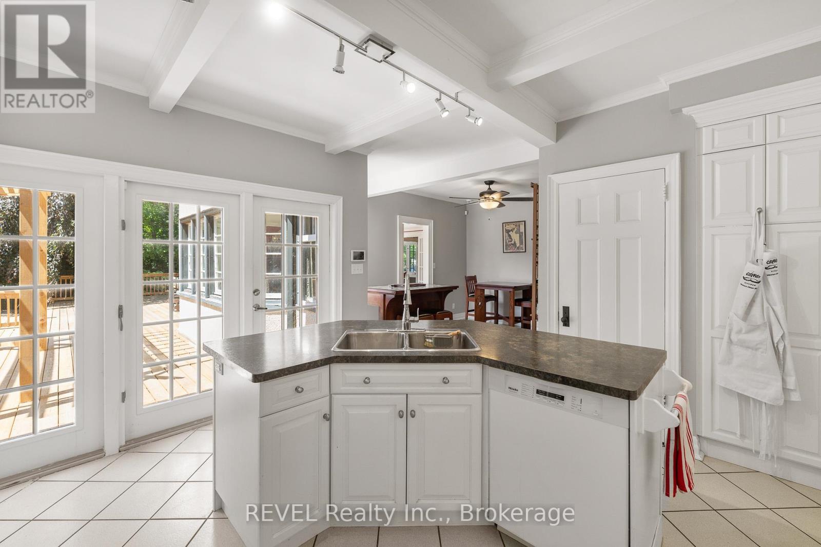 166 Queen Street, Niagara-On-The-Lake, Ontario  L0S 1J0 - Photo 17 - X12313748