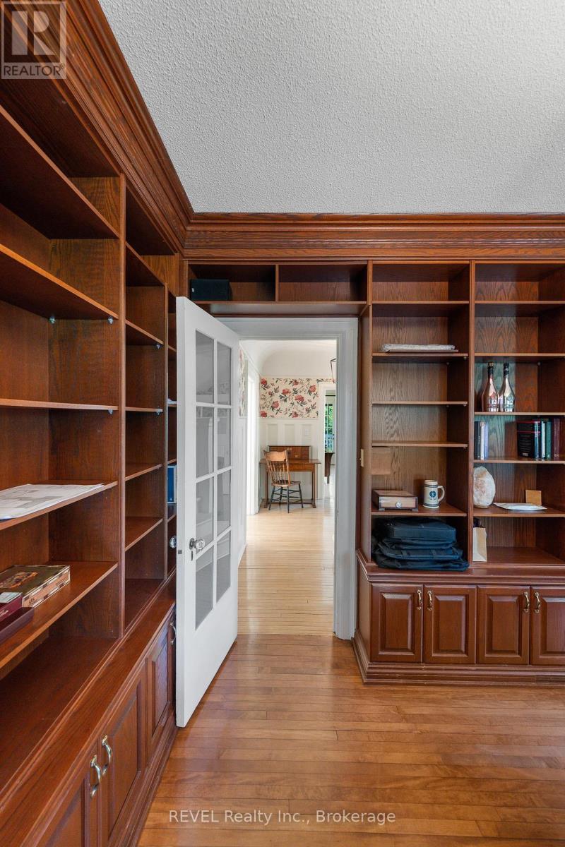 166 Queen Street, Niagara-On-The-Lake, Ontario  L0S 1J0 - Photo 21 - X12313748