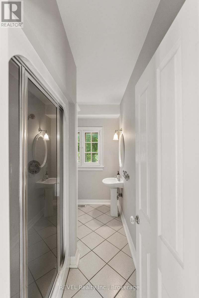 166 Queen Street, Niagara-On-The-Lake, Ontario  L0S 1J0 - Photo 23 - X12313748