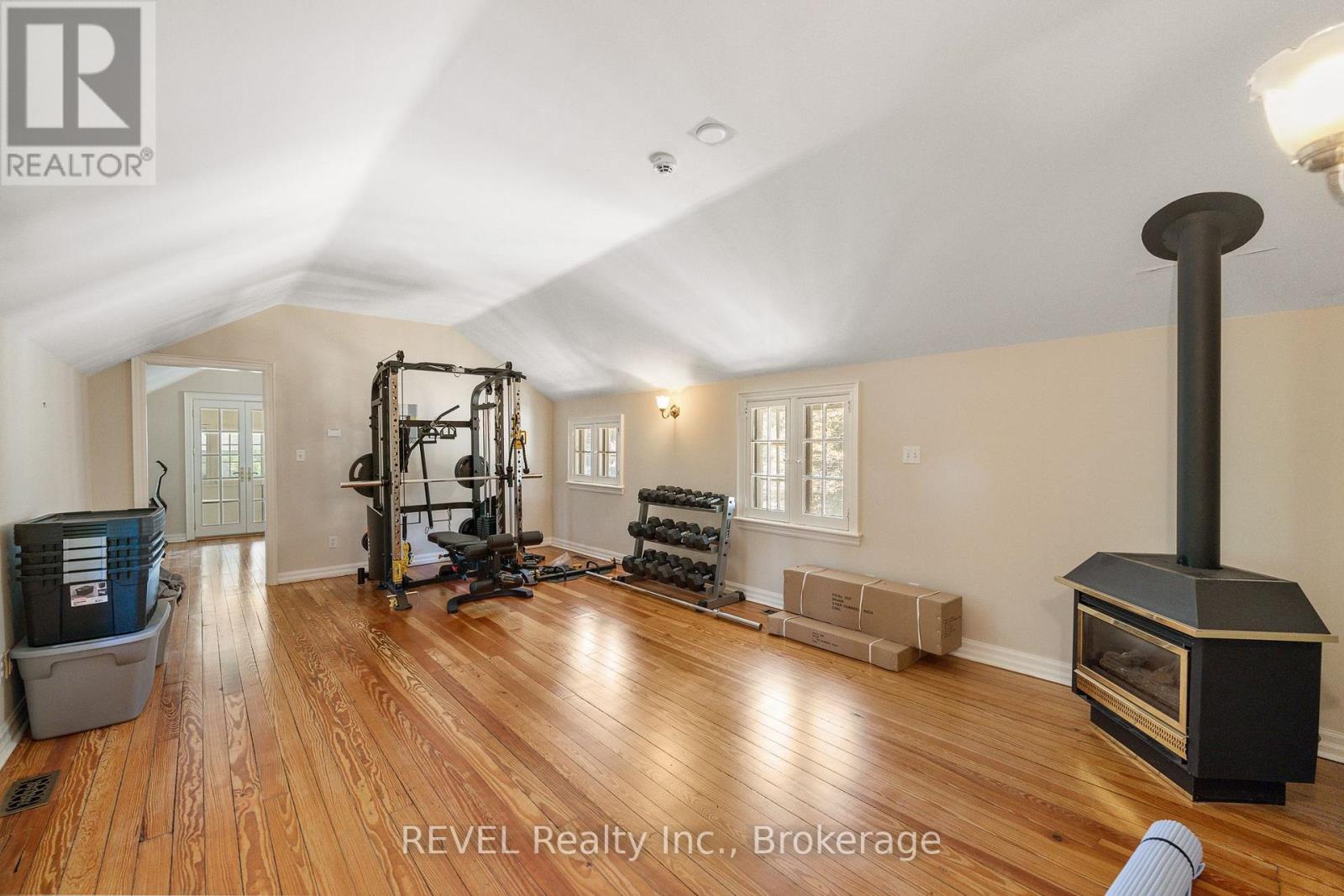 166 Queen Street, Niagara-On-The-Lake, Ontario  L0S 1J0 - Photo 35 - X12313748