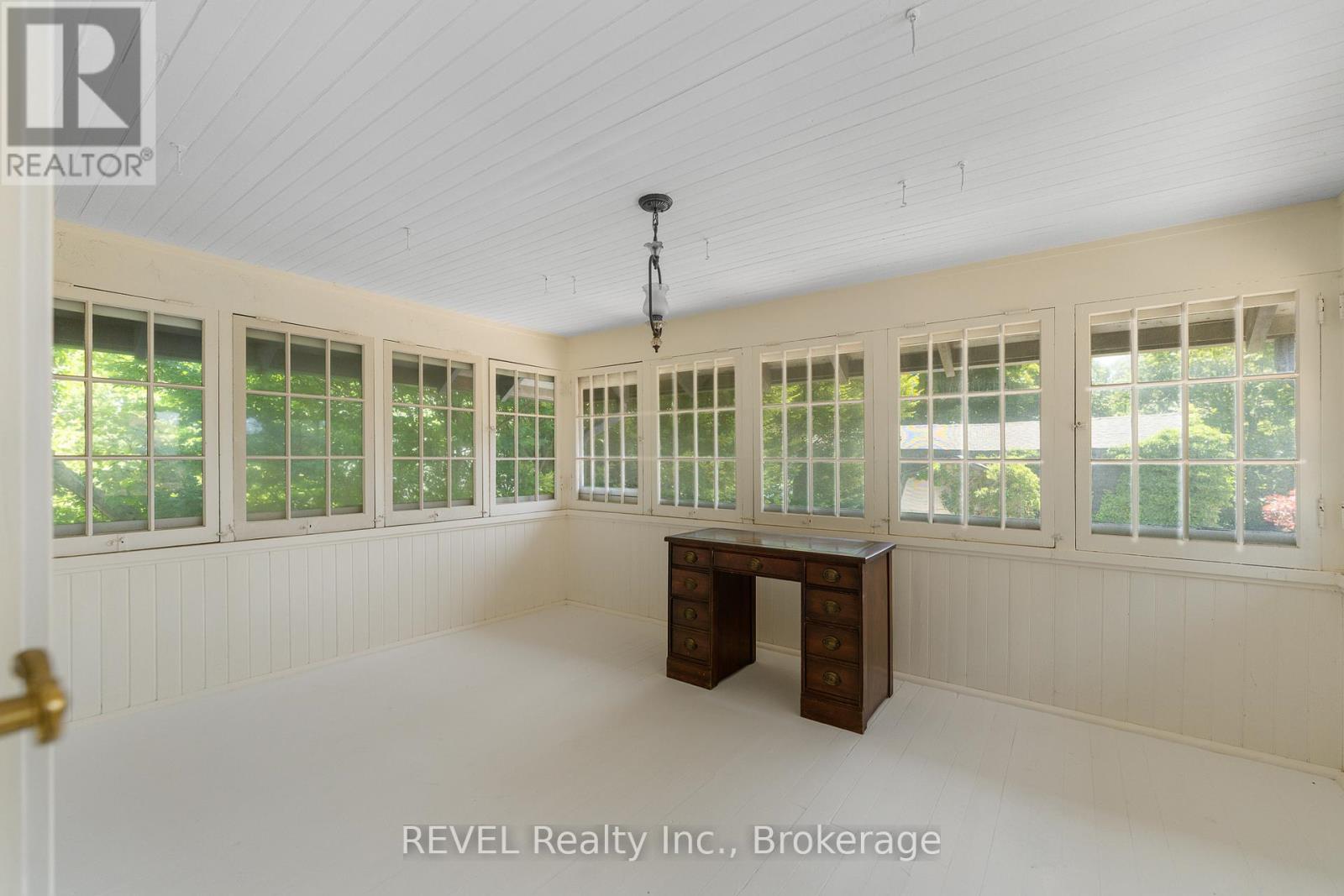 166 Queen Street, Niagara-On-The-Lake, Ontario  L0S 1J0 - Photo 38 - X12313748