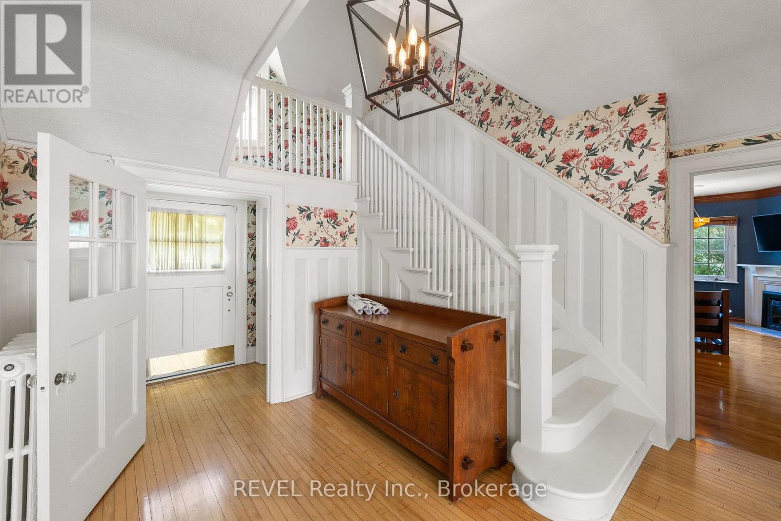 166 Queen Street, Niagara-On-The-Lake, Ontario  L0S 1J0 - Photo 6 - X12313748