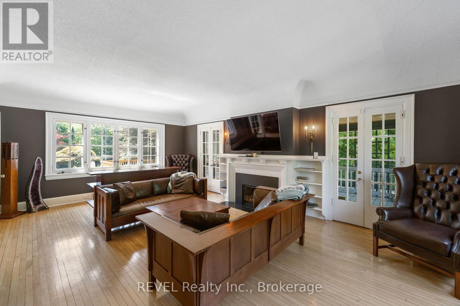 166 Queen Street, Niagara-On-The-Lake, Ontario  L0S 1J0 - Photo 9 - X12313748