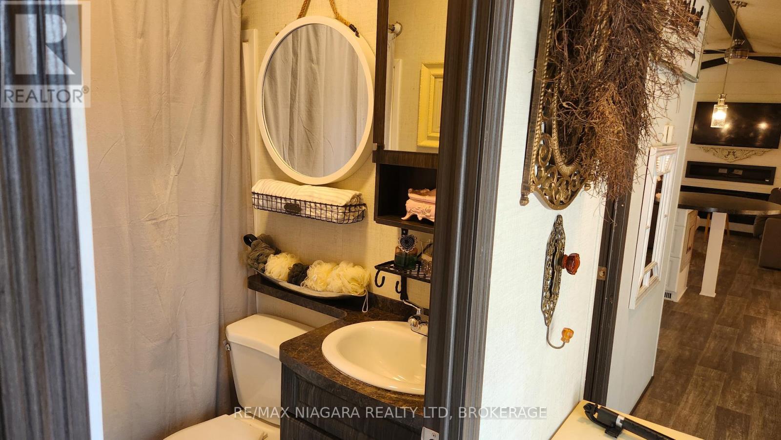 246 - 8845 Lundy's Lane, Niagara Falls, Ontario  L2H 1H5 - Photo 10 - X12315316