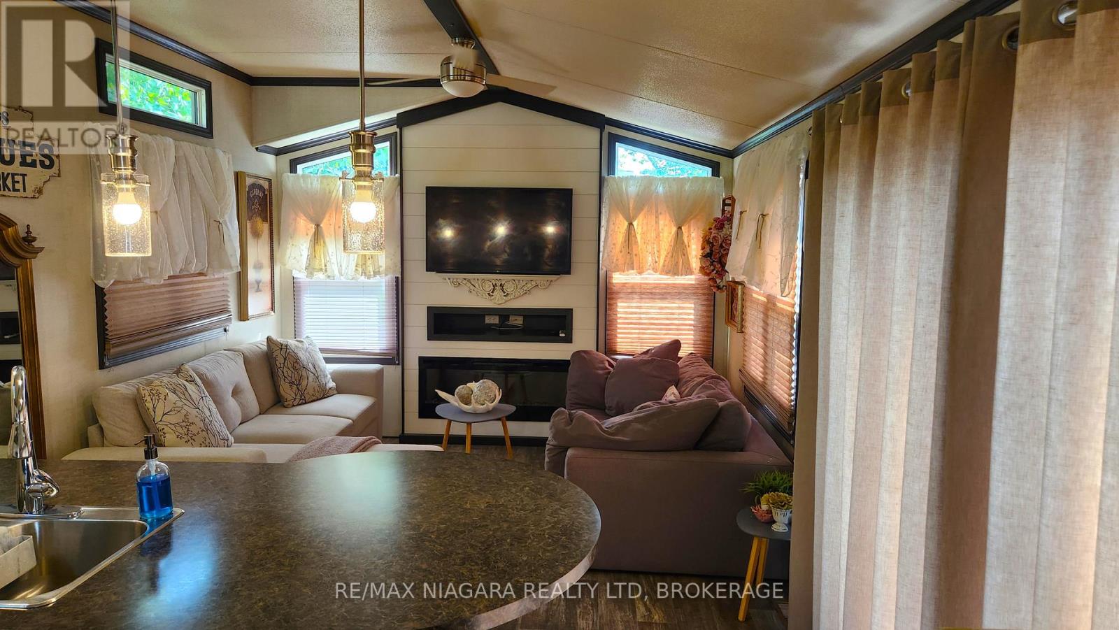 246 - 8845 Lundy's Lane, Niagara Falls, Ontario  L2H 1H5 - Photo 6 - X12315316