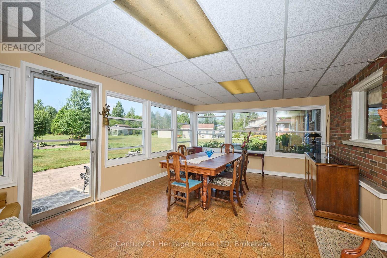 2229 Houck Crescent, Fort Erie, Ontario  L2A 5M4 - Photo 12 - X12316017